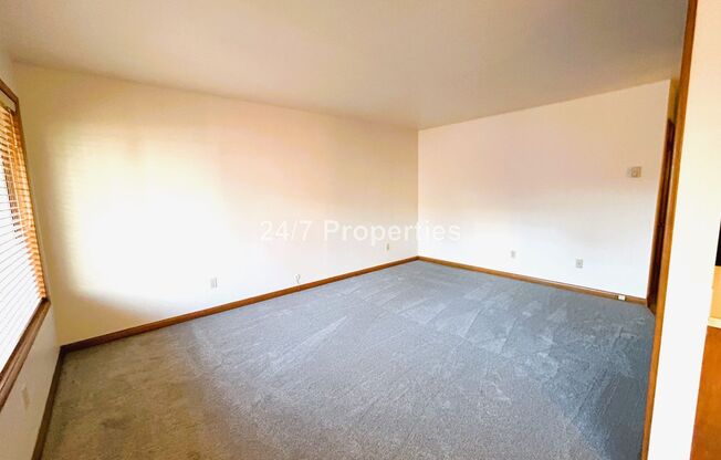 Hilltop 1BD I 1BA Apartment - Homestead