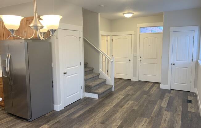 1204 1206 MARIEL PL S