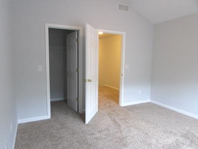 3 Bedroom 2.5 Bath Condo Located Off Barrett Pkwy in Kennesaw! GREAT Location!