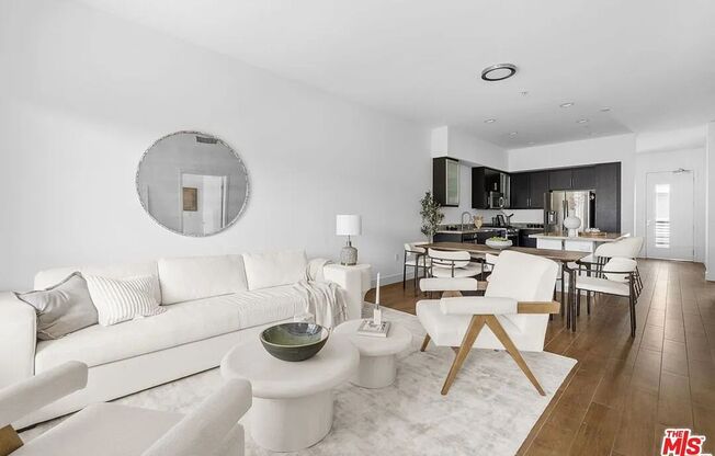 Beautiful Playa Vista Home With In Unit Laundry!