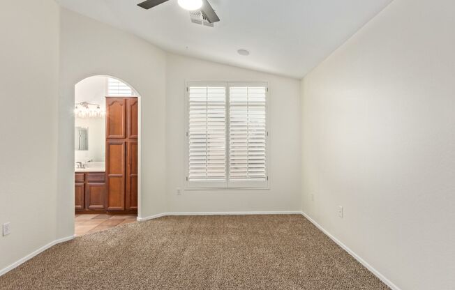 4 beds, 2.5 baths, $2,200, Unit #1171