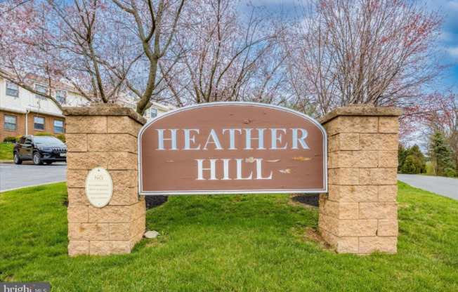 216 HOLLY DR