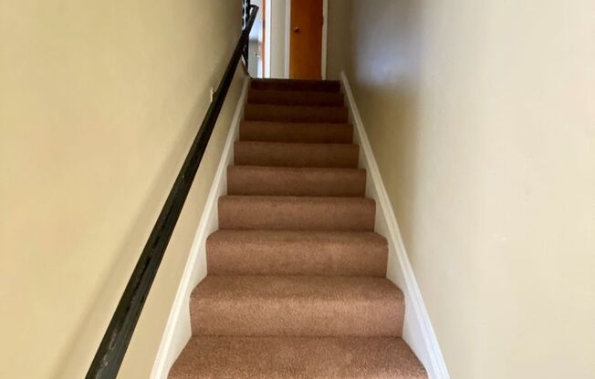 2 beds, 1.5 baths, 1,100 sqft, $1,035, Unit 43