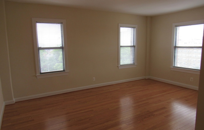 1 bed, 1 bath, 758 sqft, $3,400, Unit W310