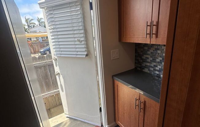 1 bed, 1 bath, 450 sqft, $2,395, Unit 4977