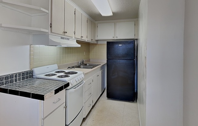 9610 N 12 ST