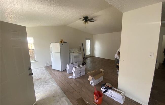 Large 2/2 duplex with a 2 car carport