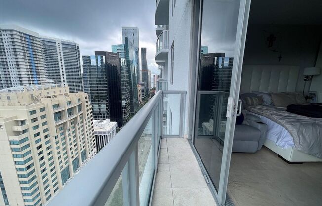 2 beds, 2 baths, 1,377 sqft, $4,800, Unit 1060 Brickell Ave # 25-01 (F10461036)