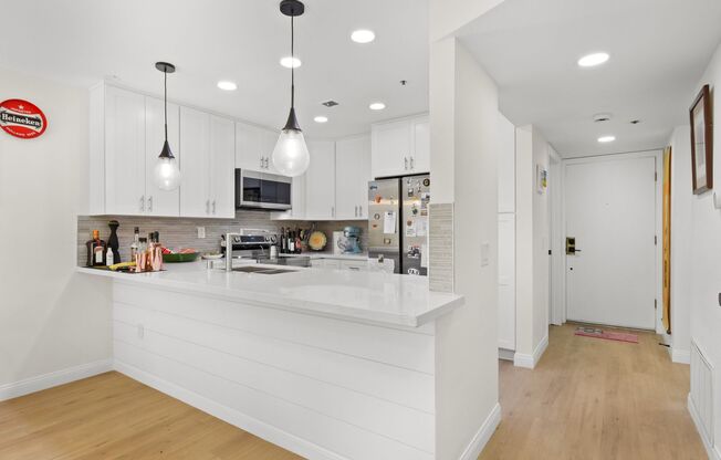 2 beds, 2 baths, $3,500, Unit # 3 A
