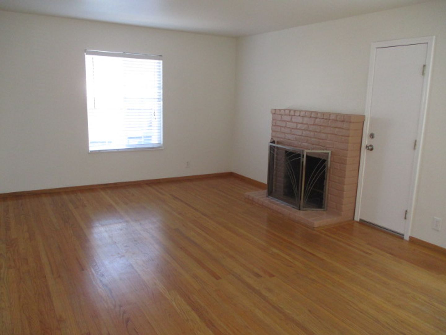 Newark Home is in perfect area for commuting, & near everything!