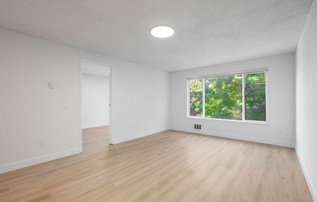 2 beds, 1 bath, 815 sqft, $2,085, Unit 308