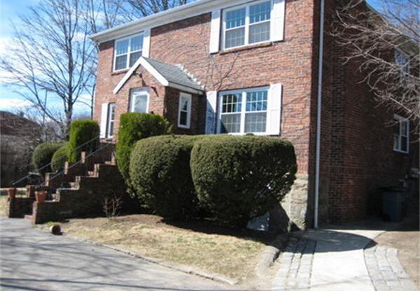 577 Hammond St