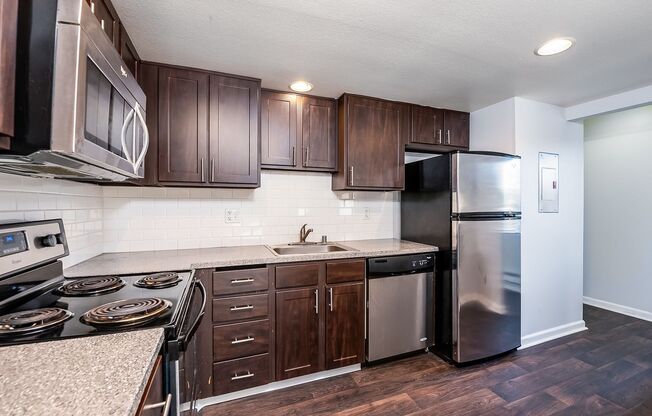 1 bed, 1 bath, 570 sqft, $1,675, Unit 1-201