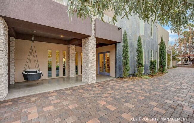 2111 EDGEWOOD AVE
