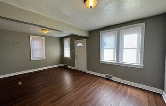 2 bed 1 bath - nice updates, central air, laundry, off street parking