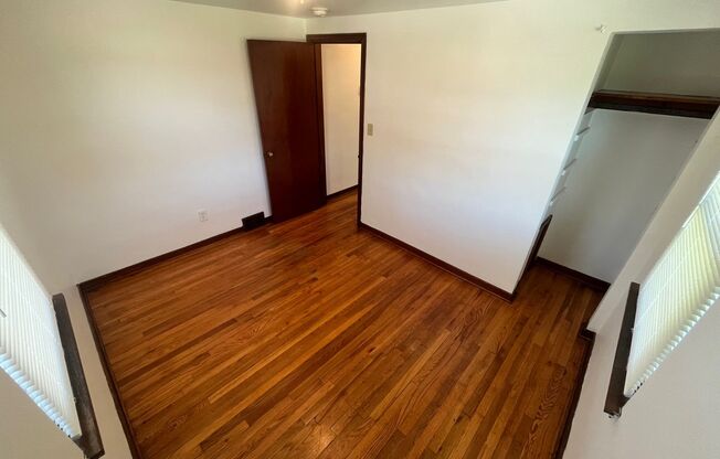 2 beds, 1 bath, $750