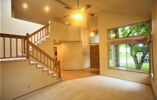 Beautiful 2 Story 3 Bed 2.5 Bath in Sammamish