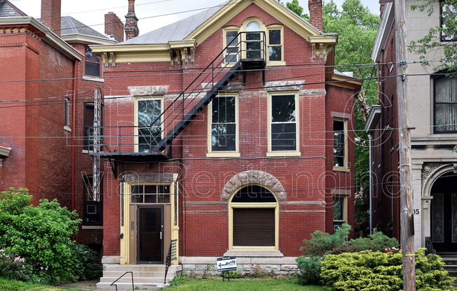 607 W ST CATHERINE ST