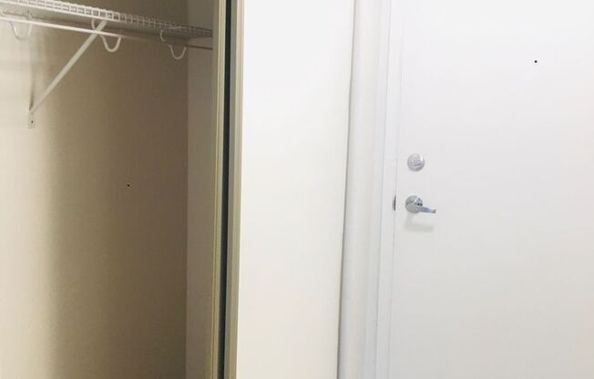 2 beds, 1 bath, 850 sqft, $2,300, Unit 344