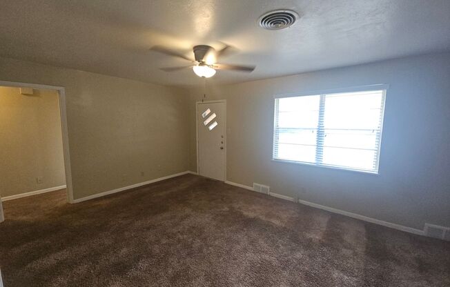 Cozy 2 bedroom 1 bathroom house with 1 car garage in North Richland Hills