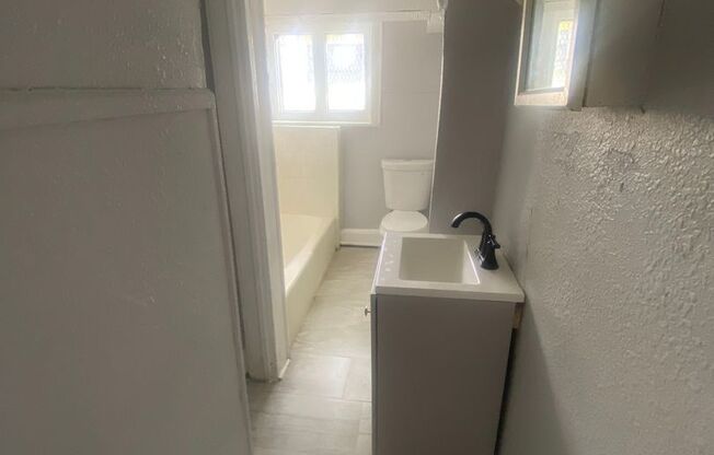 1 bed, 1 bath, $1,000