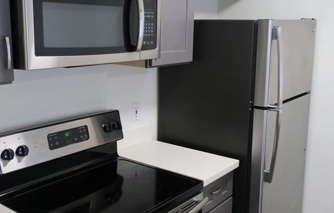 1 bed, 1 bath, 586 sqft, $1,800, Unit 208