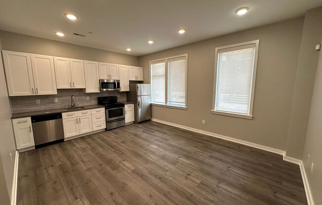 Studio, 1 bath, 445 sqft, $1,285, Unit 1D