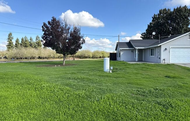 Spacious 2/1 in the country AVAILABLE NOW!!!