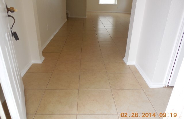4 Bedroom 2.5 bath - 2 Story Home - Near Lackland AFB