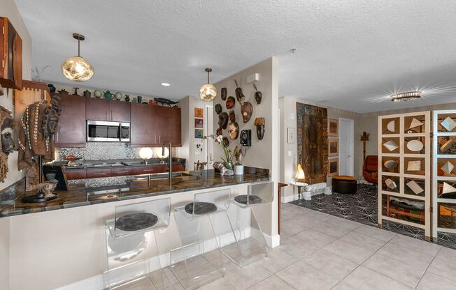 2 beds, 2.5 baths, $4,700
