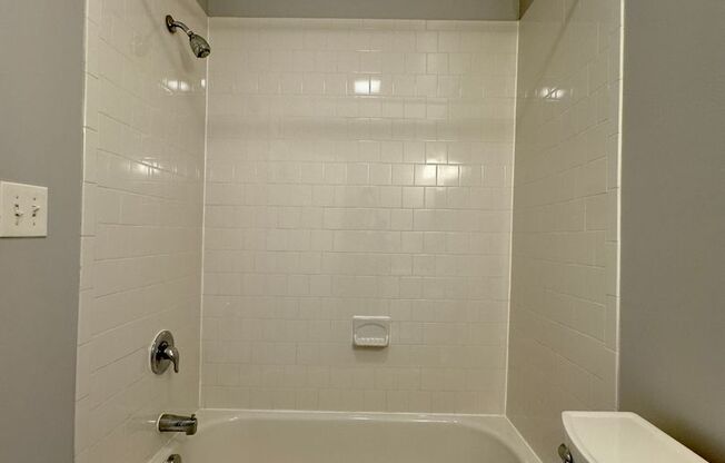 For Rent: Spacious Urban Living at 1322-1324 Eutaw Pl – Your Ideal City Dwelling!