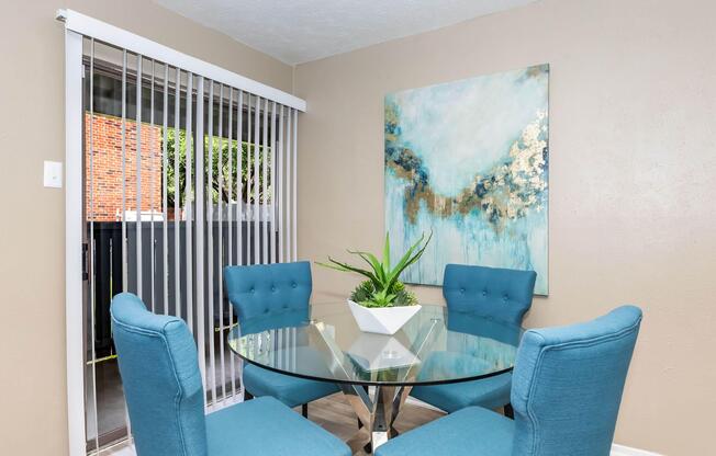 2 beds, 2 baths, 975 sqft, $1,330