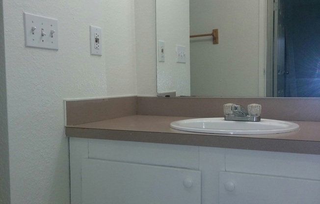 2 beds, 1 bath, $1,512.5