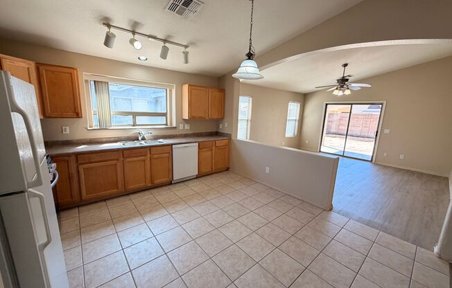 *NEW* Flooring + *NEW* Custom Paint Single Story Goodyear Home 4 Rent!
