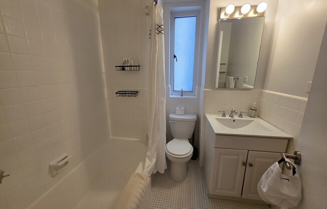 2 beds, 2 baths, 1,160 sqft, $7,950, Unit 8H