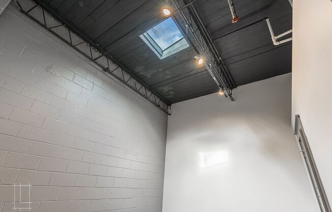 1 bed, 1 bath, $1,400, Unit 727 N. 4th St. Apt. 137