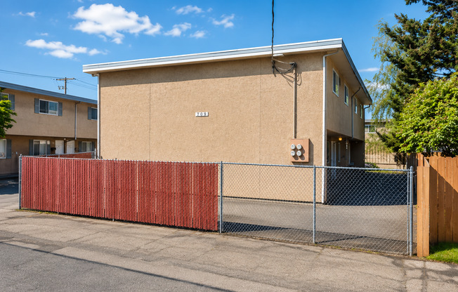 Woodford Apts -- Ming