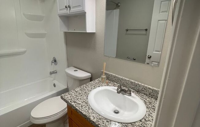 1 bed, 1 bath, 575 sqft, $1,350, Unit 59