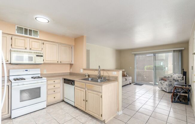 2 beds, 2 baths, $1,295, Unit # 1146