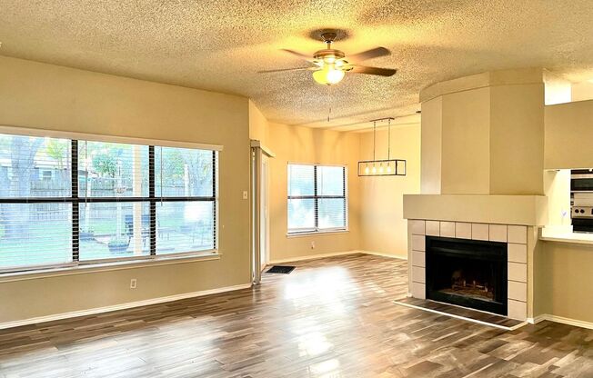 207 Canoga Park Dr San Antonio, TX 78245