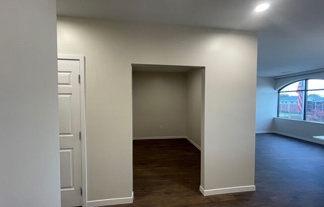 2 beds, 2 baths, 1,160 sqft, $1,950, Unit 307