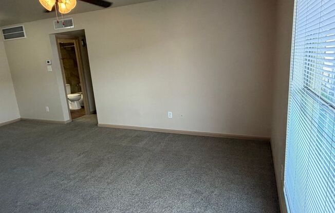 1 bed, 1 bath, 612 sqft, $880, Unit 920