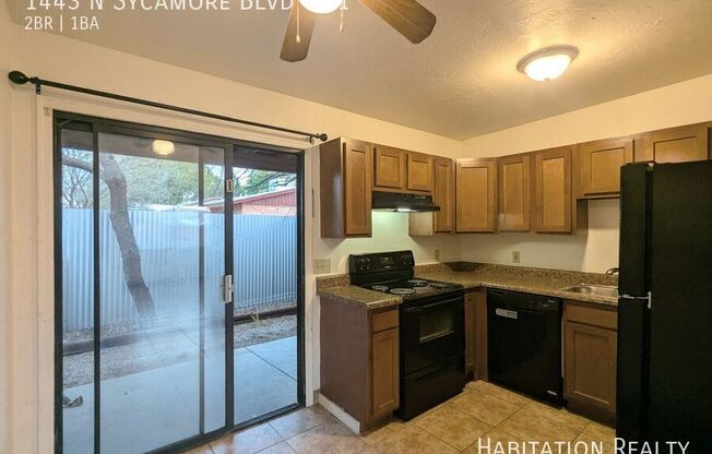 1443 N SYCAMORE BLVD