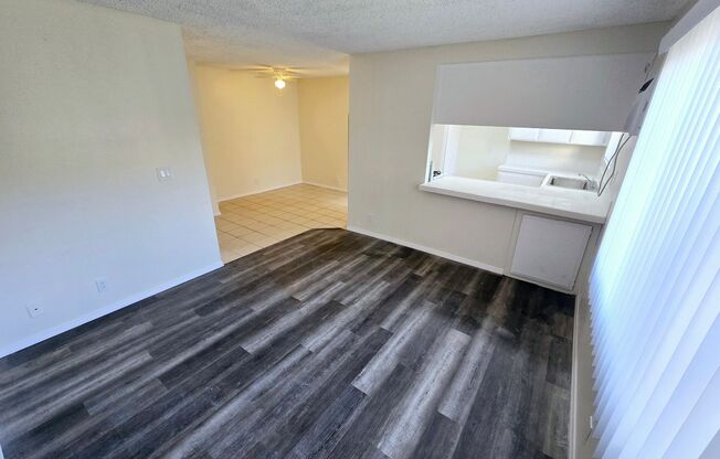 2 beds, 1 bath, 740 sqft, $1,995, Unit 09