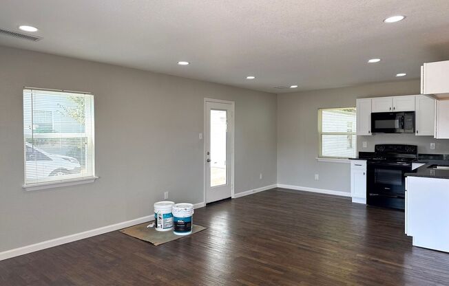 2 Bed / 1 Bath / Detached Garage