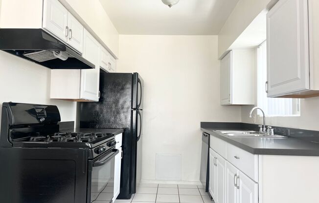 Bright 2 bed 1 bath in Pacific Beach