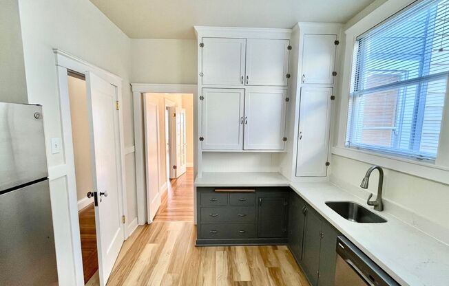 1 bed, 1 bath, $3,150, Unit 3