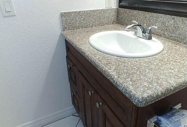 2 beds, 2 baths, 910 sqft, $2,950, Unit 215