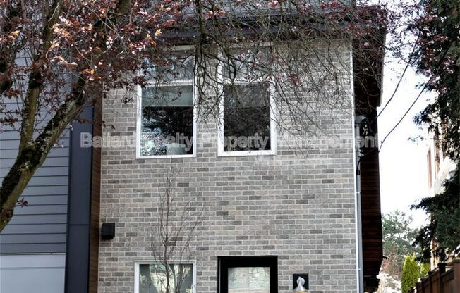 141B 22nd Ave E