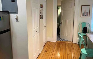 Studio, 1 bath, 350 sqft, $2,200, Unit 4